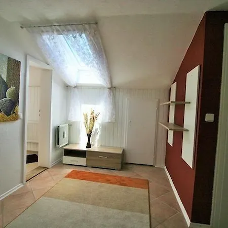 Geraeumiges Domizil Mit Bergblick Und Sauna Lejlighed *