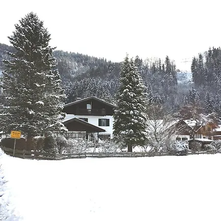 Geraeumiges Domizil Mit Bergblick Und Sauna