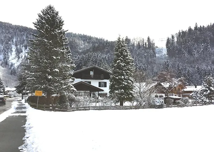 Geraeumiges Domizil Mit Bergblick Und Sauna